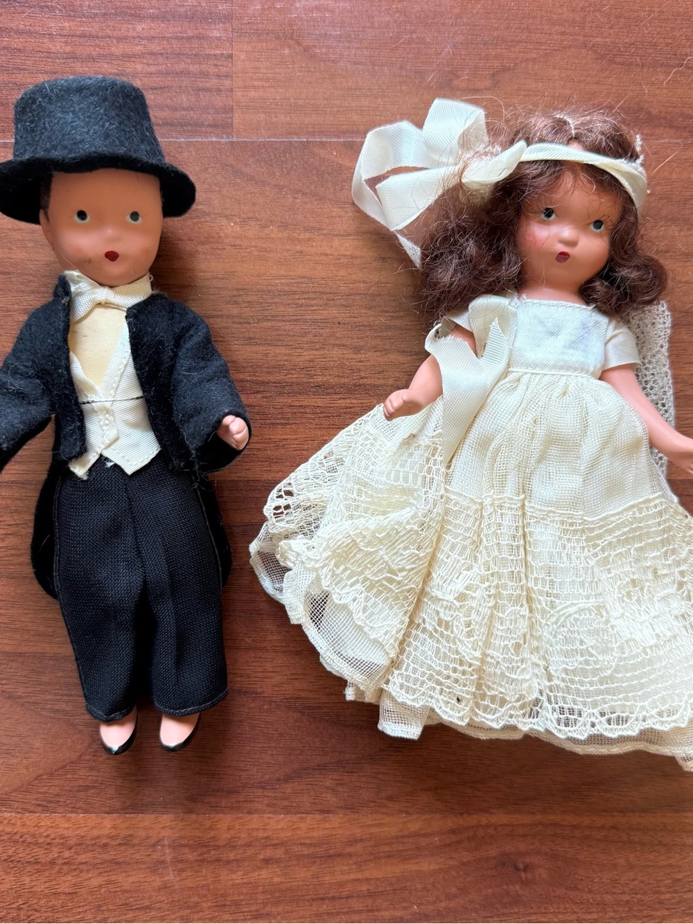 Vintage 40s 50s Nancy Ann storybook bride and groom wedding doll set